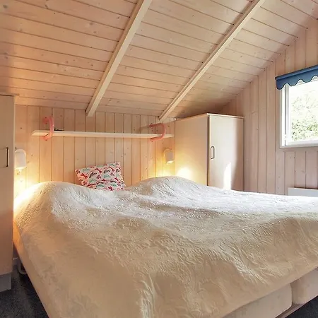 Three-bedroom Holiday Ahornvej 07 * Bøtø By