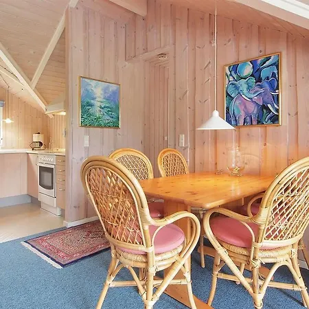 Three-bedroom Holiday Ahornvej 07 Hébergement de vacances Bøtø By