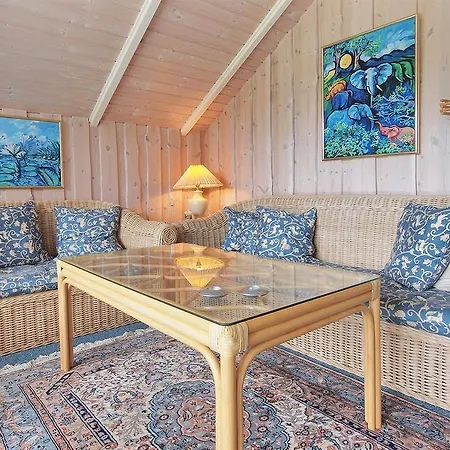 Three-bedroom Holiday Ahornvej 07 *